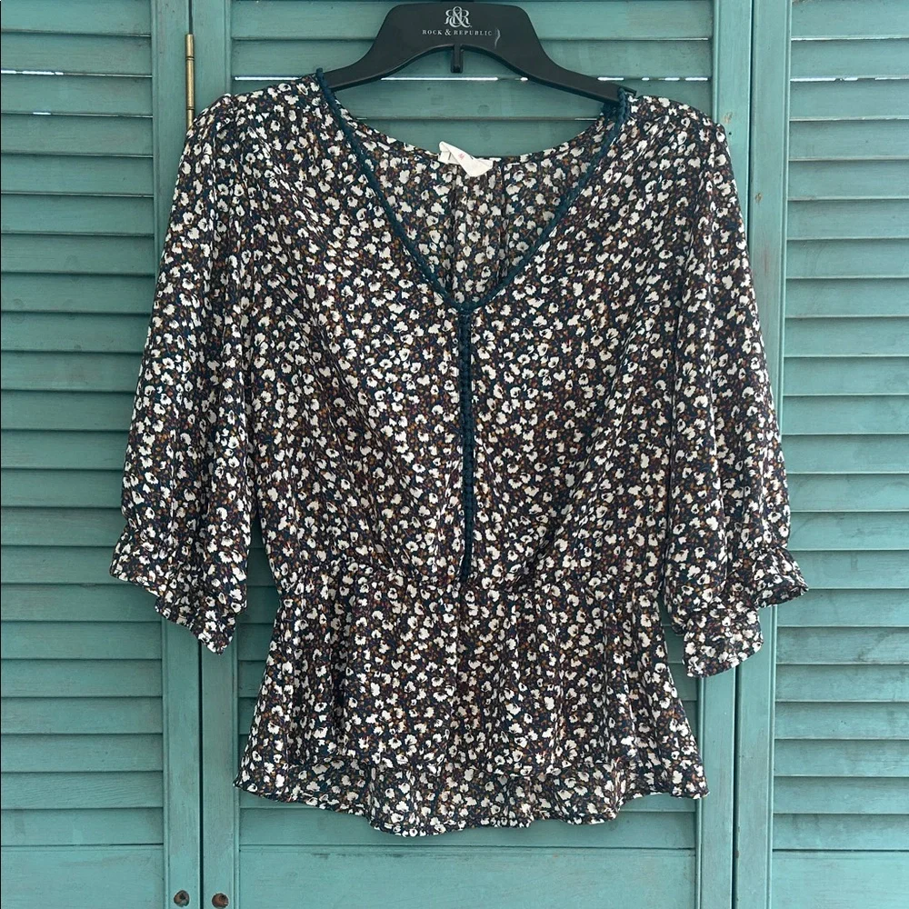 Sienna Sky Blue and White Floral Blouse - Picture 1 of 4